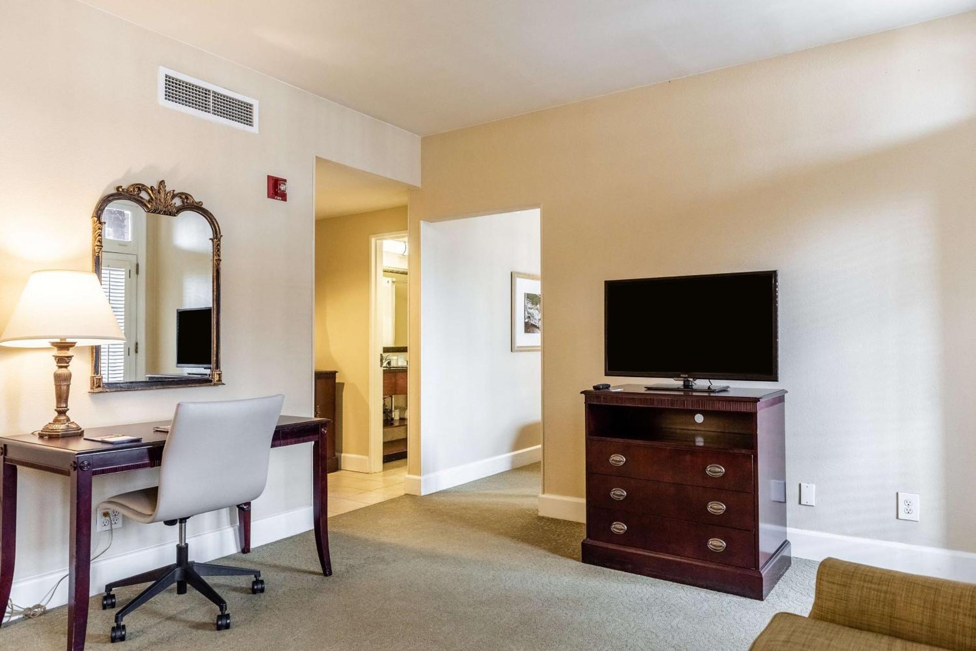 Hampton Inn & Suites Birmingham-Downtown-Tutwiler Bagian luar foto